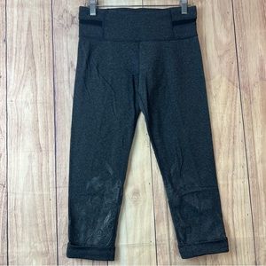 LULULEMON Women Size 6‎ Crop